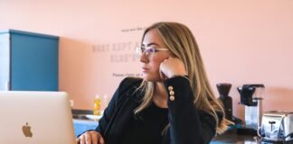 woman solopreneur